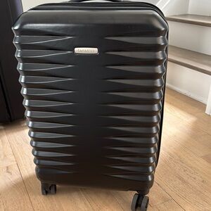 Samsonite Black Spinner Suitcase